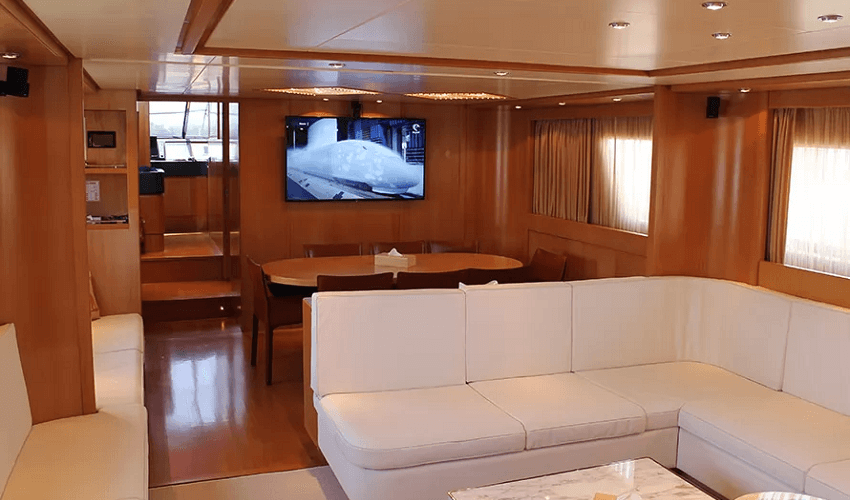 wazhir.com yacht rental dubai