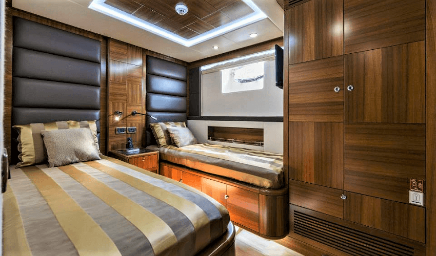 wazhir.com yacht rental dubai