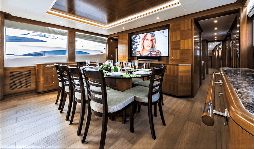 wazhir.com yacht rental dubai