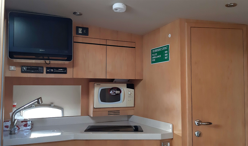 wazhir.com yacht rental dubai