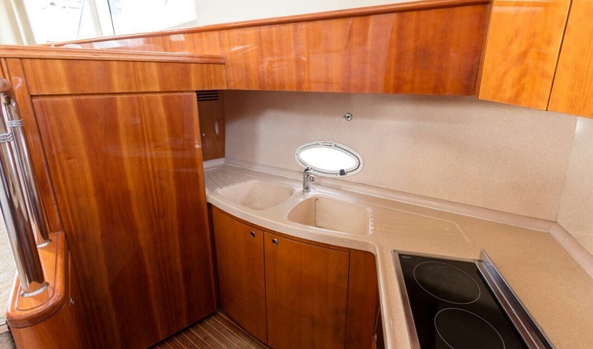 wazhir.com yacht rental dubai