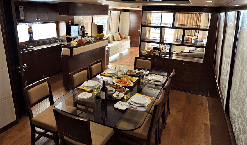 wazhir.com yacht rental dubai