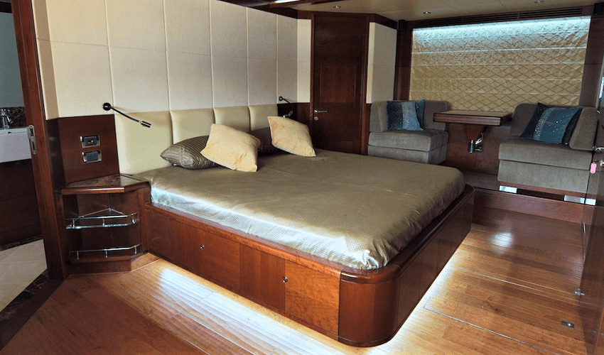 wazhir.com yacht rental dubai