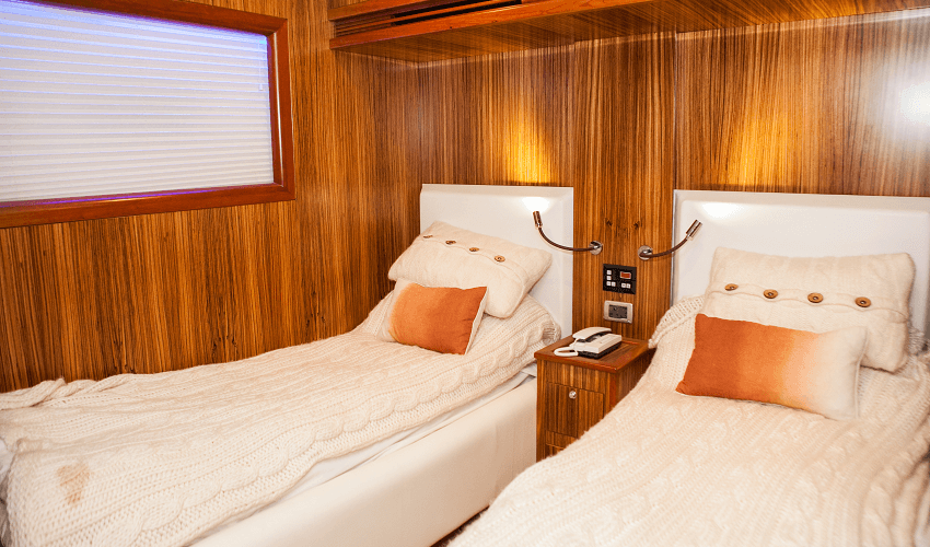 wazhir.com yacht rental dubai