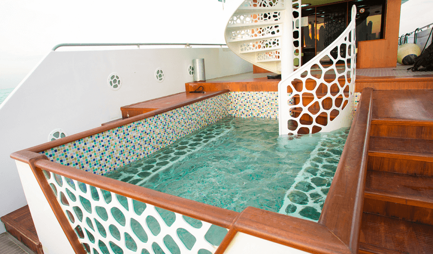 wazhir.com yacht rental dubai